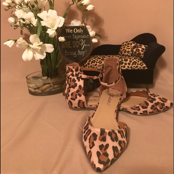 Breckelles Shoes - Breckelles Pointy Toe Ankle Strap Flat Leopard